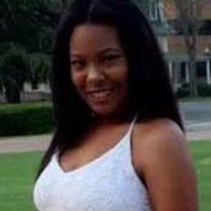 Meet your Posher, Chanelle nicole